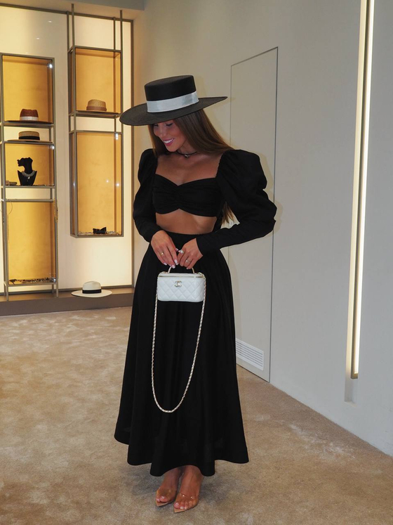 Юбка А силуэта в черном цвете