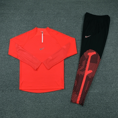 Спортивный тренировочный костюм Nike