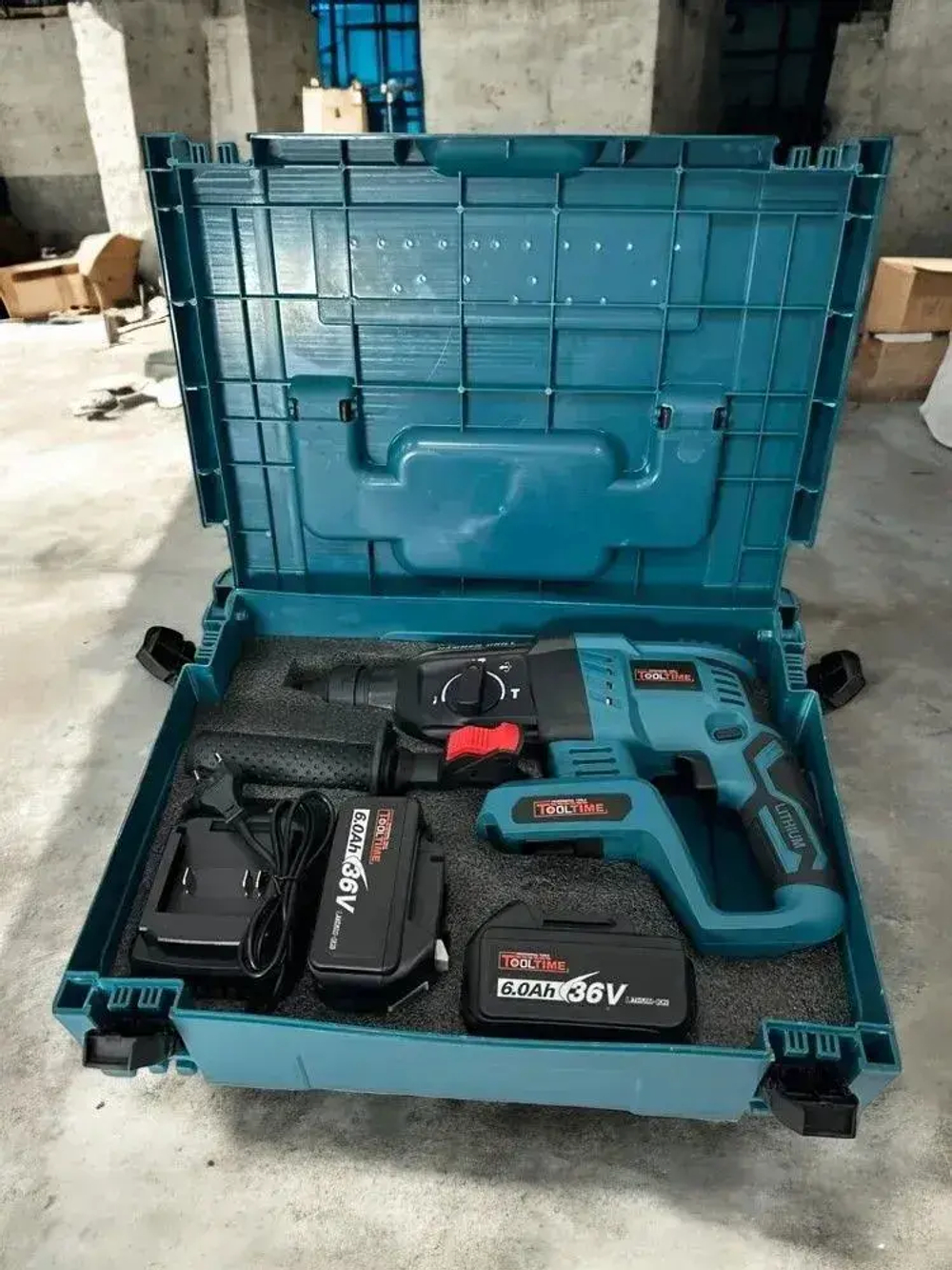 Перфоратор аккумуляторный, 900 Вт, SDS Plus, 2.7 Дж Не переплачивай за наклейки Мkito