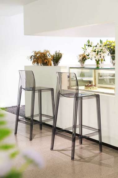 Полубарный стул Ghost 65 см прозрачный дымчатый