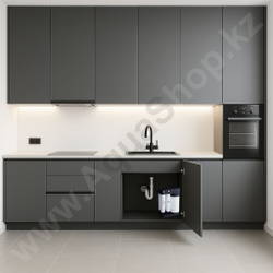 Фильтр Аквафор DWM-102S Pro в интерьере на кухне.