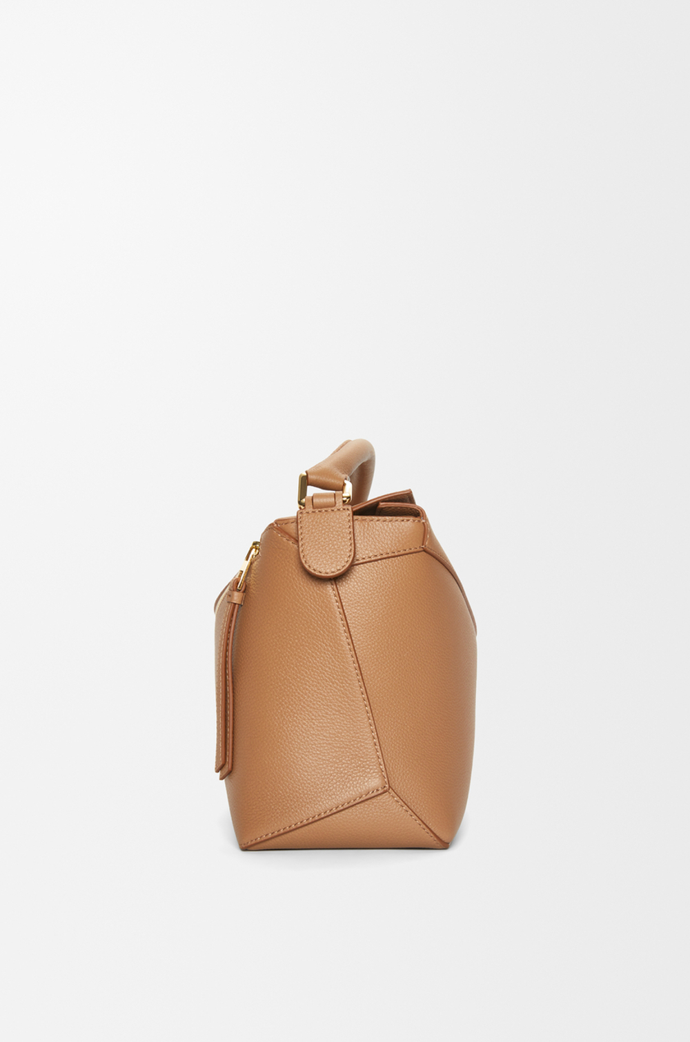 Loewe Сумка среднего размера Puzzle Edge из мягкой зернистой телячьей кожи, тоффи