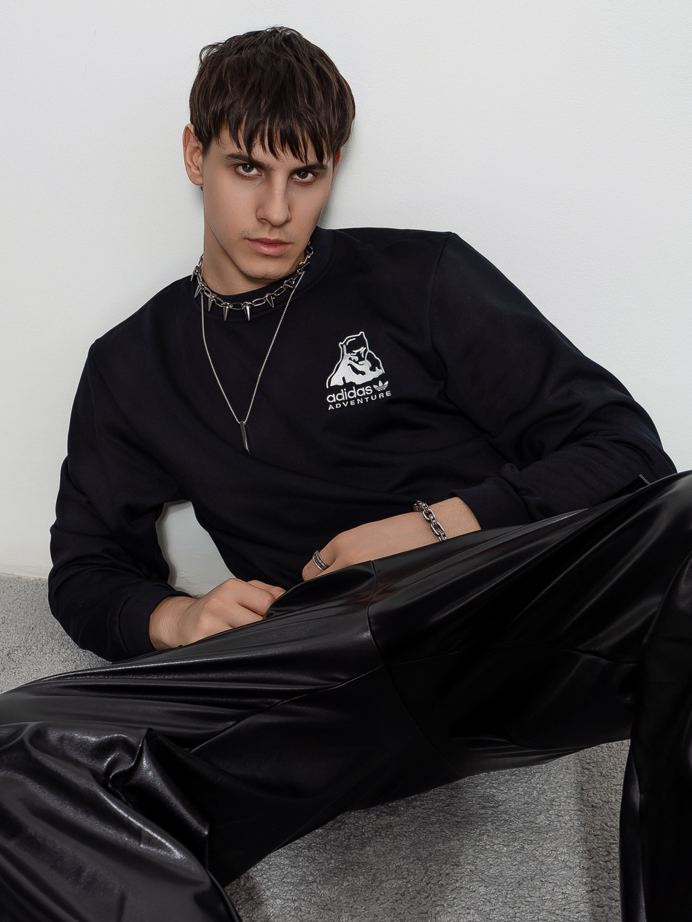 Свитшот Adidas Adventure Winter Crewneck HK5016