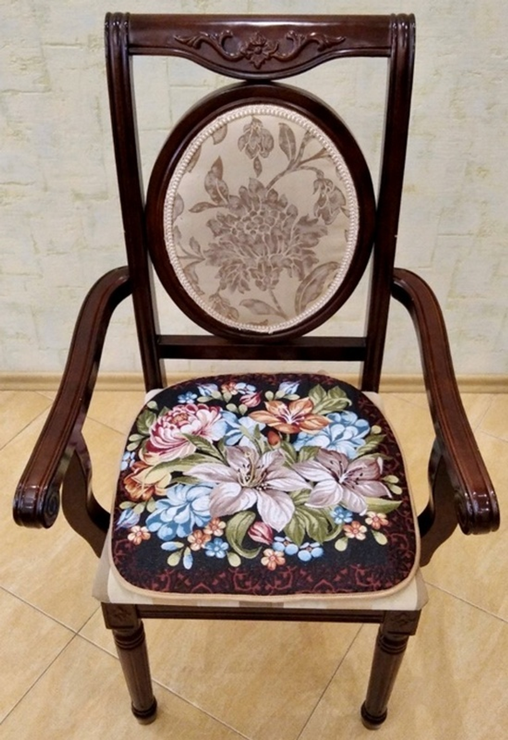 Сиденье из гобелена на стул "ДВ. ПИОНЫ И ЛИЛИИ", размер 43*43см, Россия.