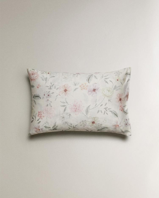 ZARA HOME НАВОЛОЧКА ИЗ САТИНА С ЦВЕТОЧНЫМ ПРИНТОМ, ЖЕЛТОВАТО-БЕЛЫЙ