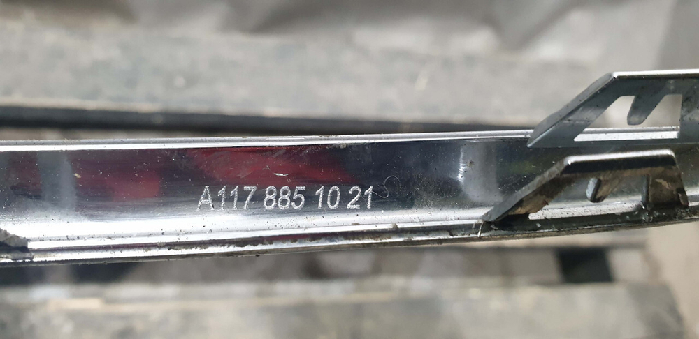 Молдинг решетки радиатора Mercedes CLA (C117) 13-19 Б/У Оригинал A1178851021