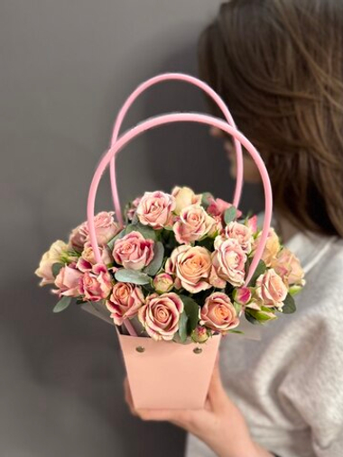 Сумочка с кустовыми розами