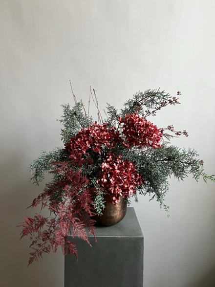 Композиция из хвойных растений "Тайный лес"