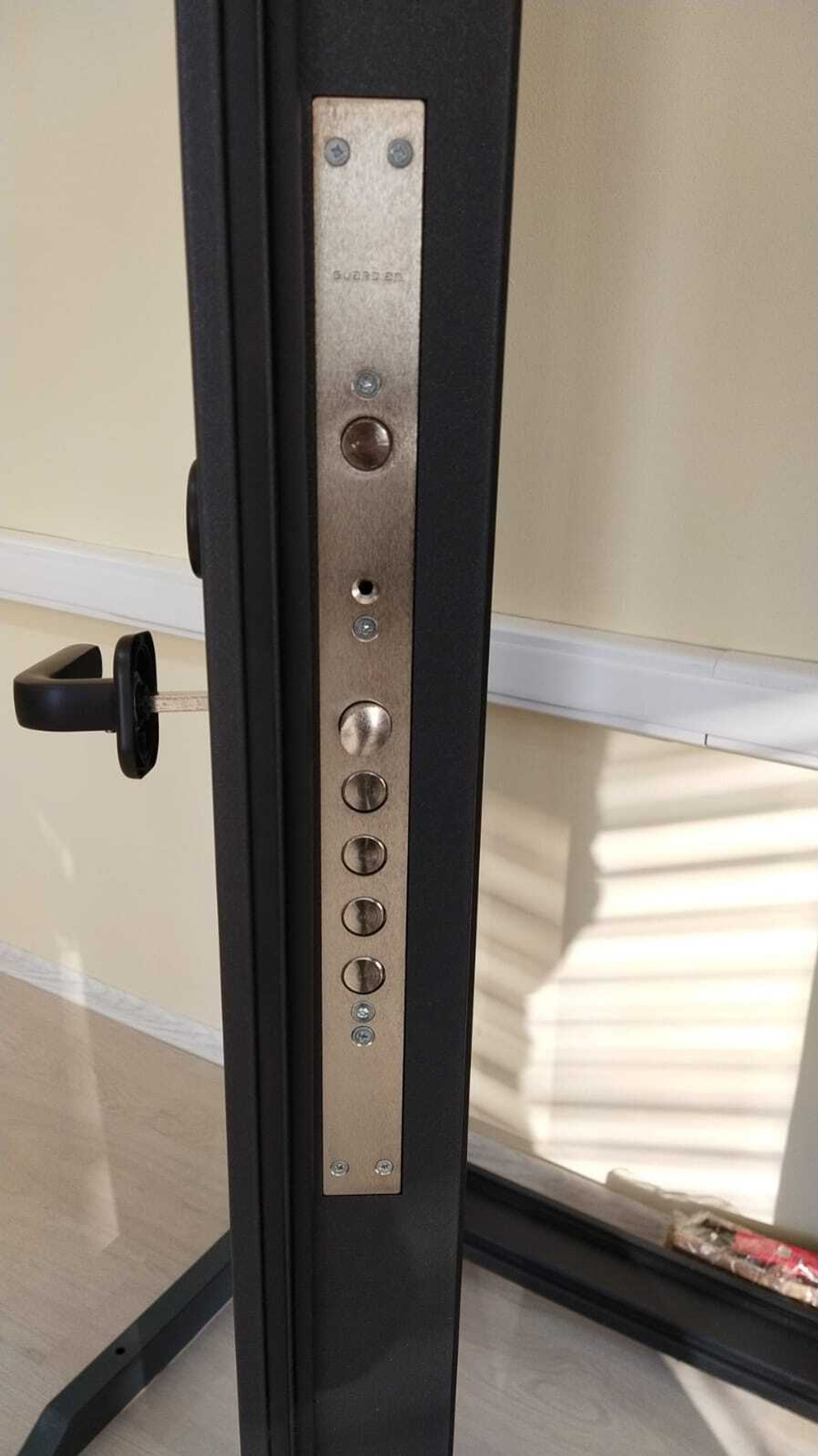 Дверь входная Лабиринт ACUSTIC 05 Итальянский орех металлическая