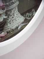 Картина на холсте в круглой деревянной раме 50 см