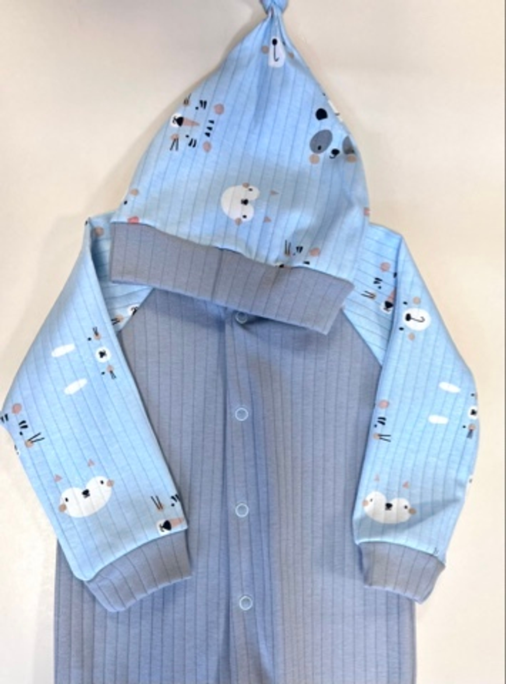 Комбинезон для мальчика с шапочкой