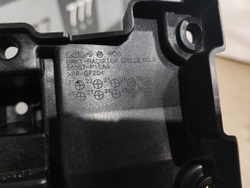 Кронштейн решетки радиатора Kia Sportage 5 (NQ5) 21-нв Б/У Оригинал 86357P1EA0