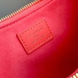 Louis Vuitton Pochette LV Bloom