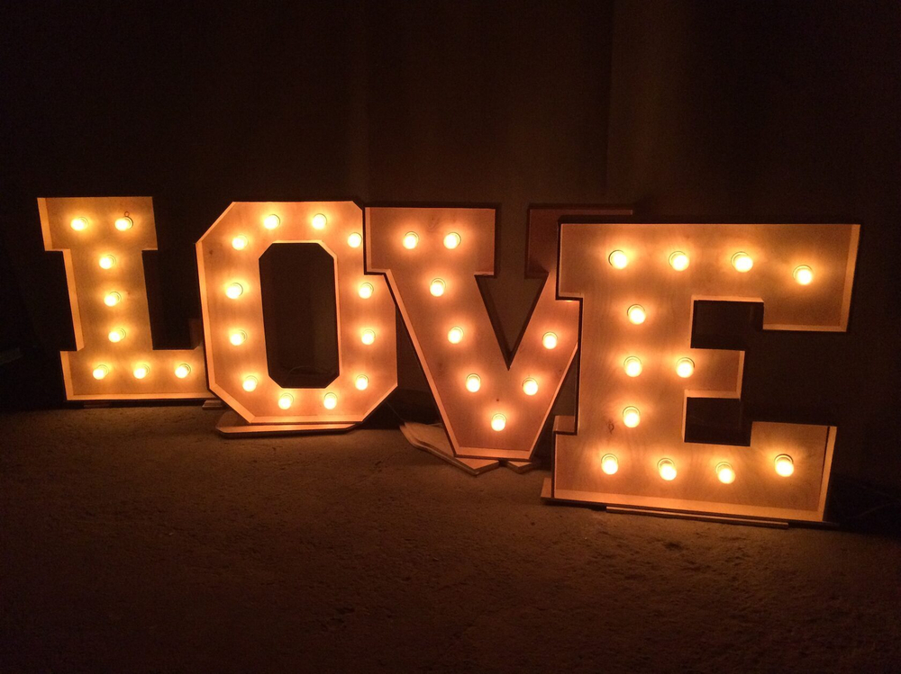 «LOVE»