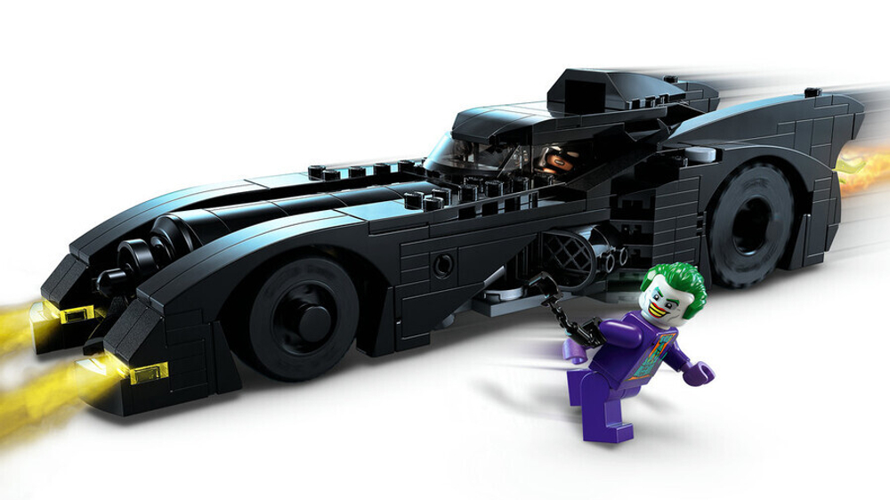 Конструктор LEGO DC Batman 76224 Бэтмобиль: Погоня Бэтмена за Джокером
