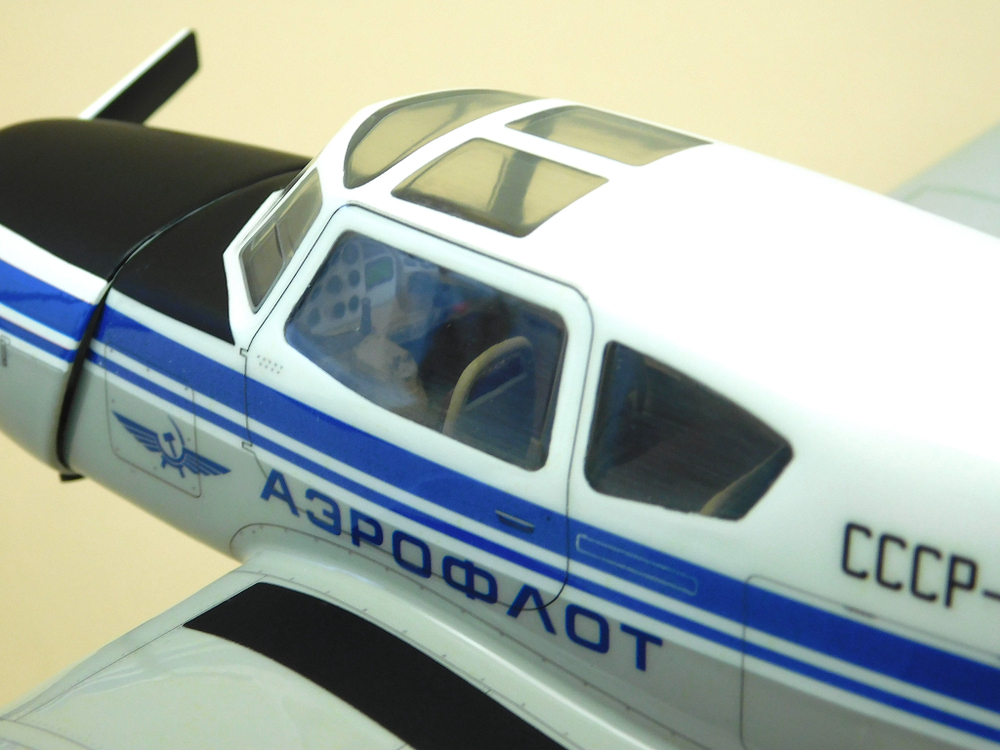 Модель самолета Як-18т (М1:30, Аэрофлот СССР-81399) с проработкой кабины