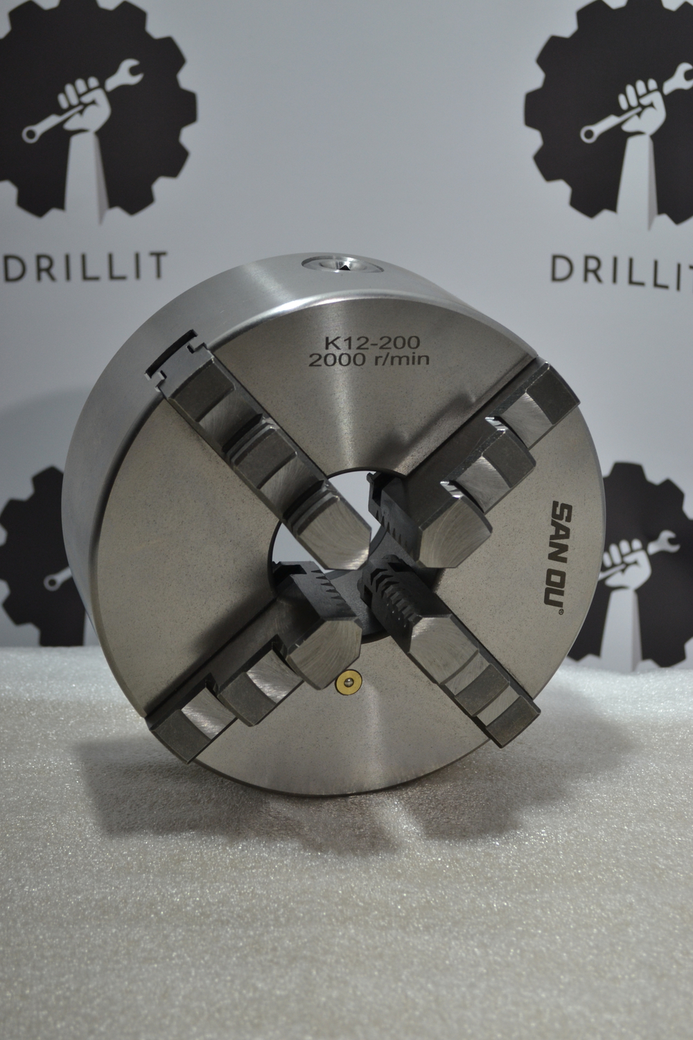 Токарный патрон К12-200 мм, четырехкулачковый, самоцентрирующийся