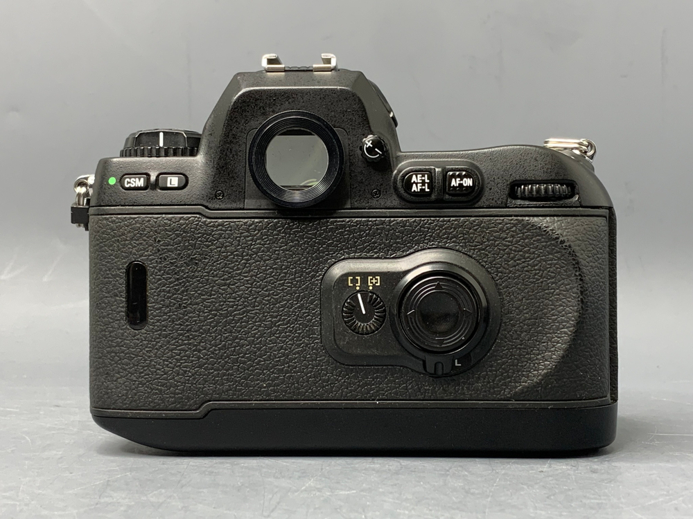 Nikon F100