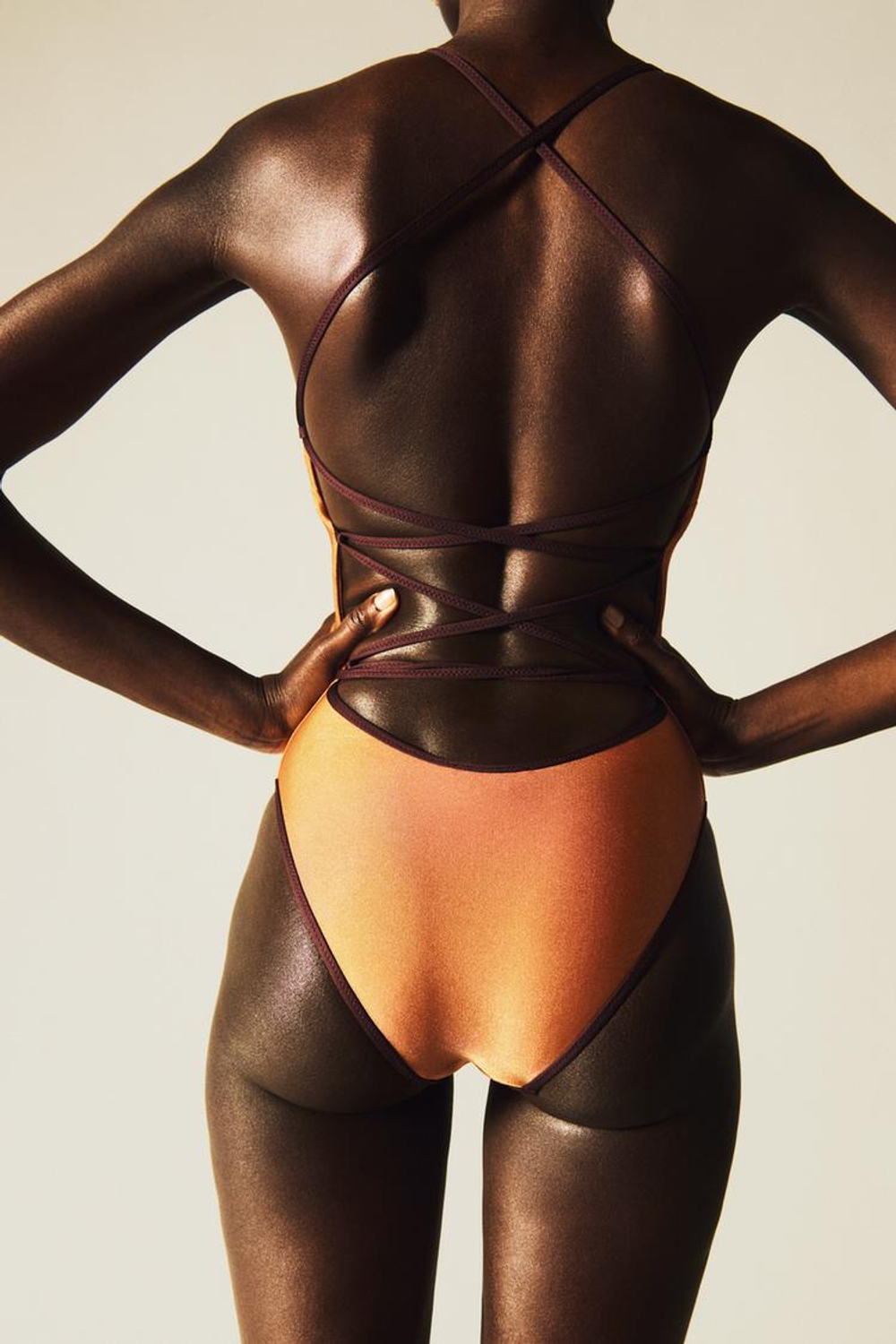 ZARA АТЛАСНЫЙ КУПАЛЬНИК С КОНТРАСТНЫМИ ДЕТАЛЯМИ, ЦВЕТ ЖЖЕНОГО АПЕЛЬСИНА