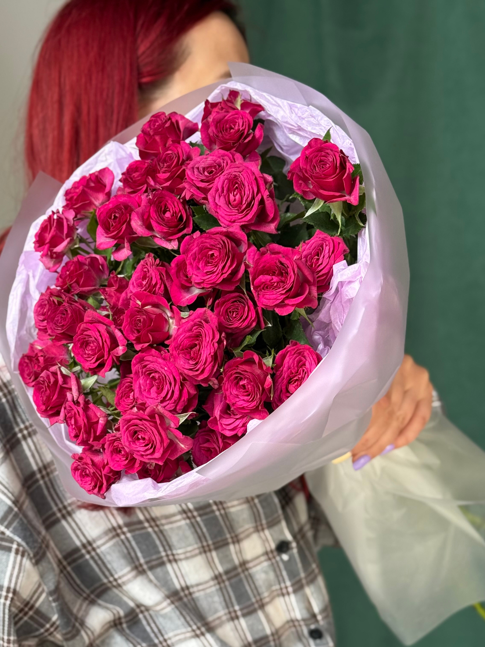 Монобукет кустовые розы 7шт в упаковке