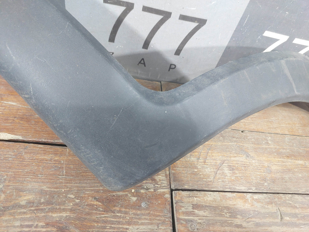 Накладка переднего бампера левая LADA Granta Cross 18-нв Б/У Оригинал 8450100965