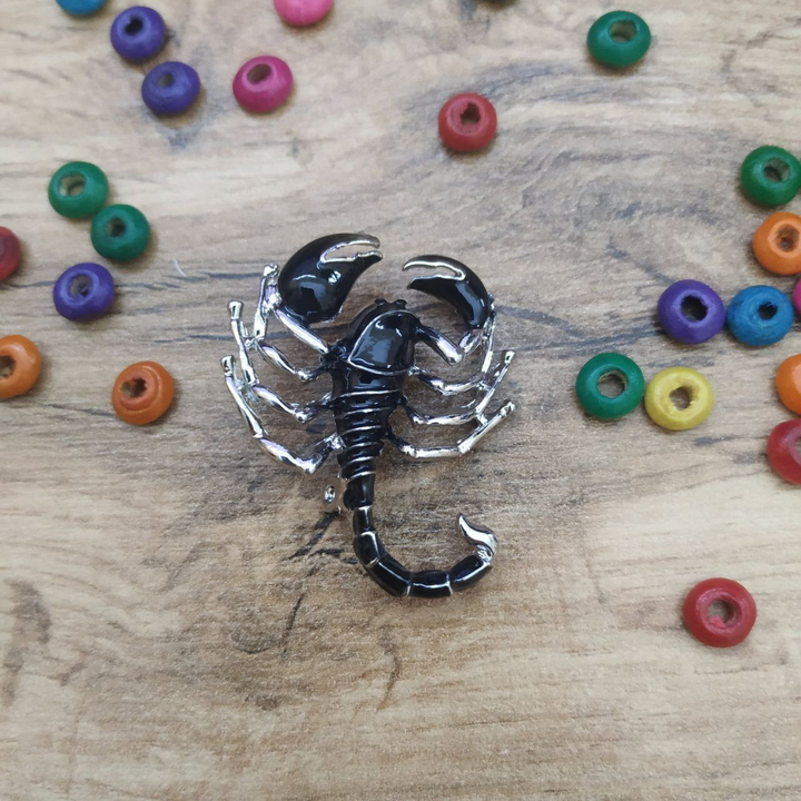 Брошь Скорпион эмаль черная металл серебристый