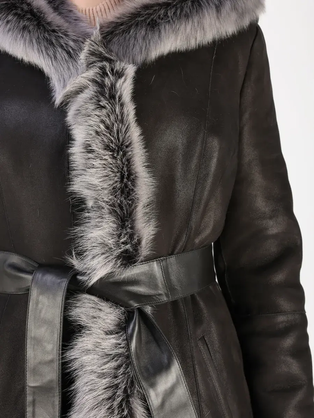 Дубленка зимняя натуральная с капюшоном длинная и теплая