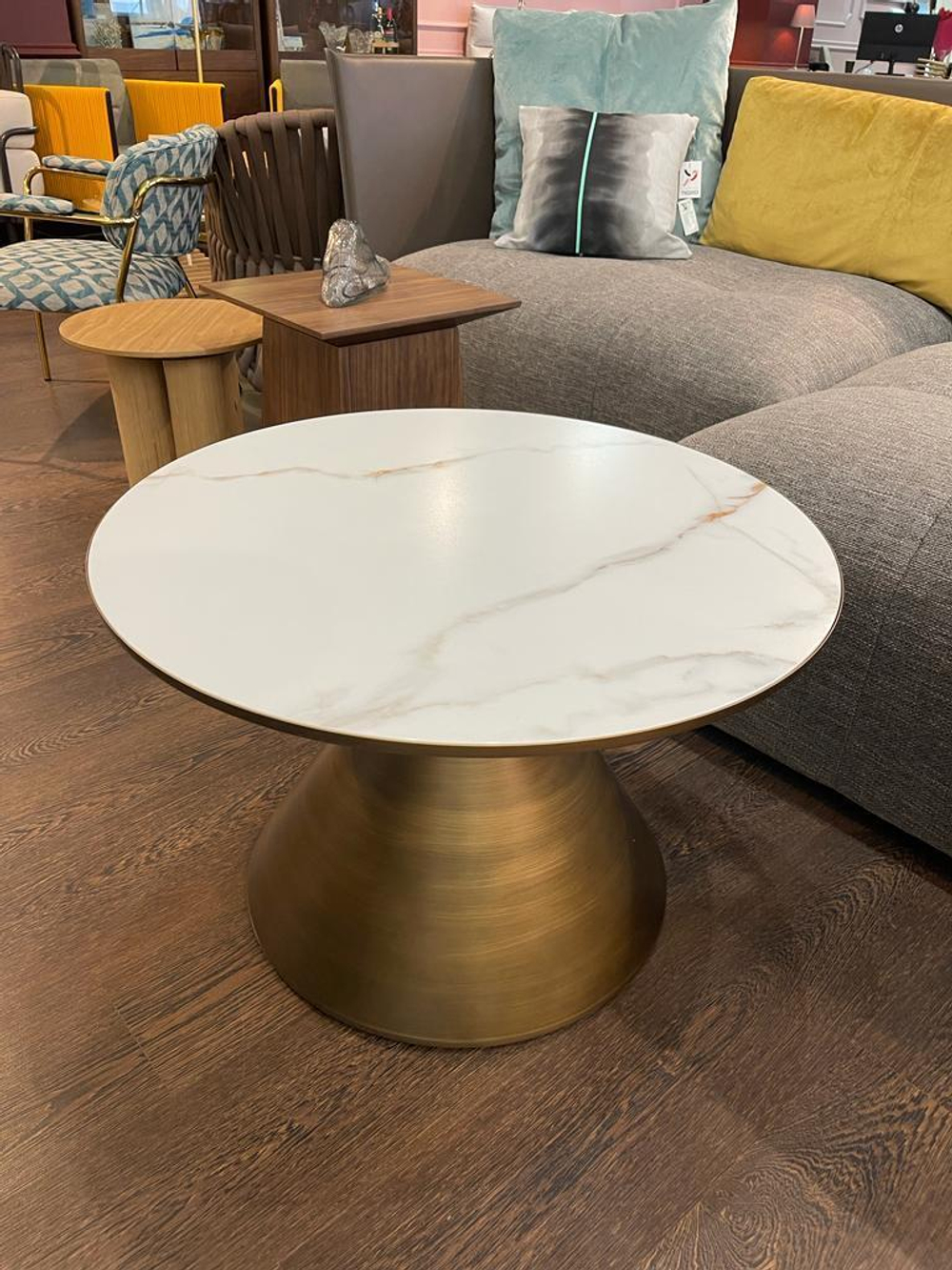 Стол журнальный CT9346CI (D70) белый керамика