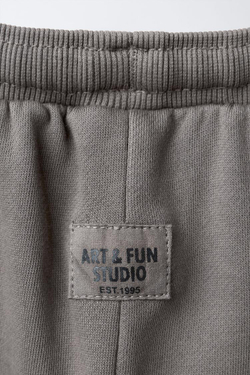 ZARA БРЮКИ-ДЖОГГЕРЫ GARMENT DYE С ДЕКОРАТИВНОЙ ОТСТРОЧКОЙ, СЕРЫЙ