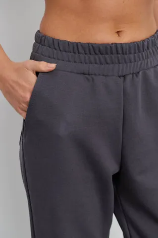 Свободные джоггеры без начеса из премиум футера цвета антрацит