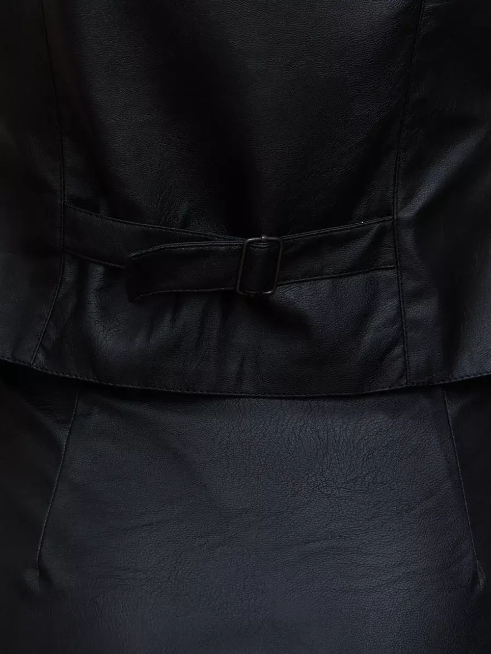 Жилет кожаный