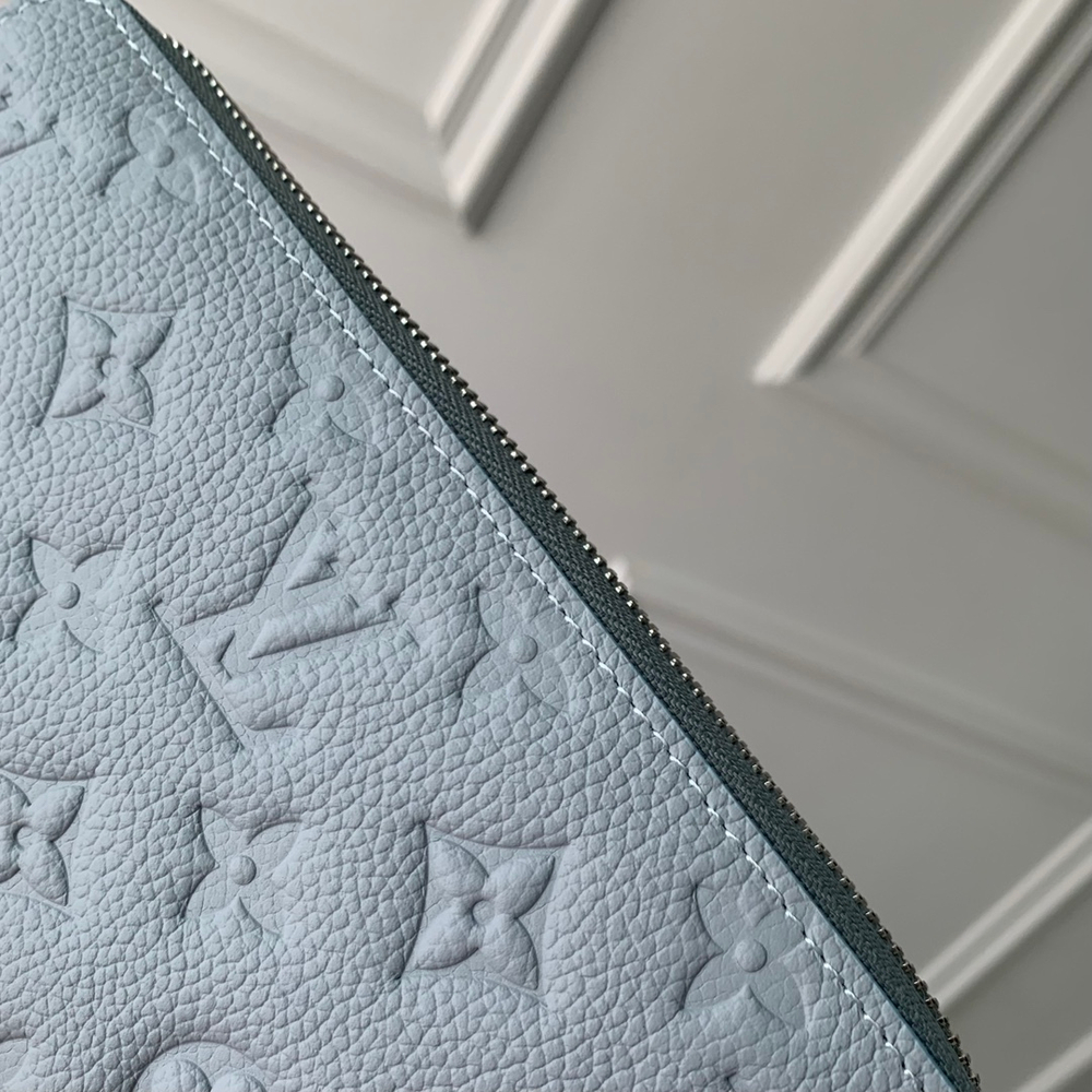Louis Vuitton Zippy Wallet