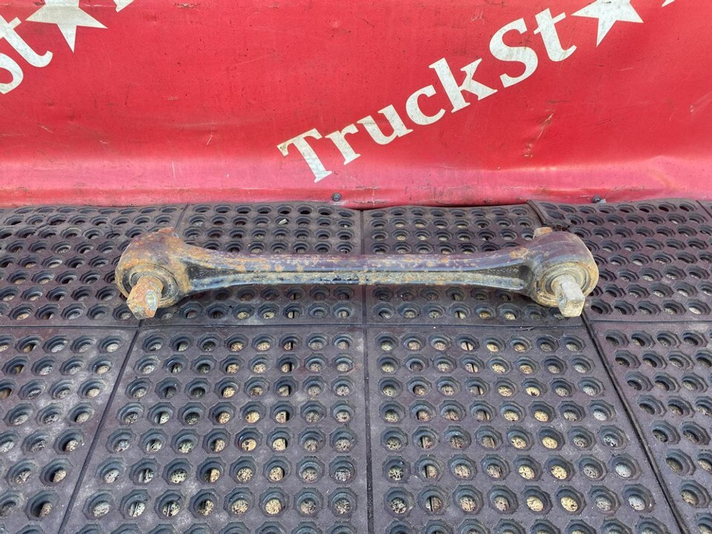 Тяга реактивная задняя