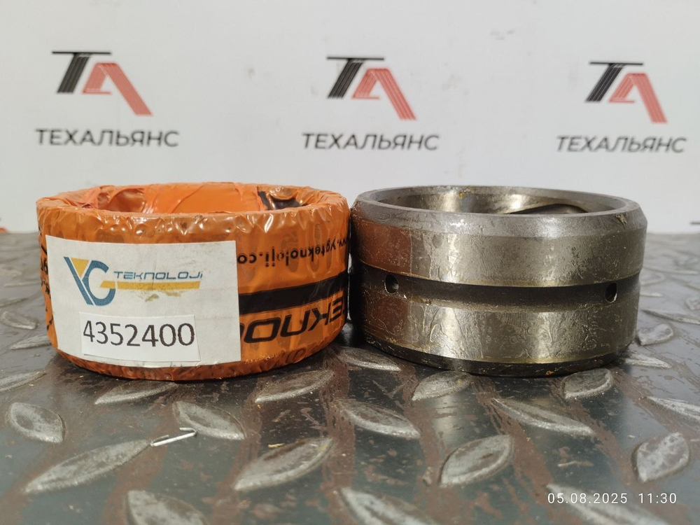 Втулка 4352400