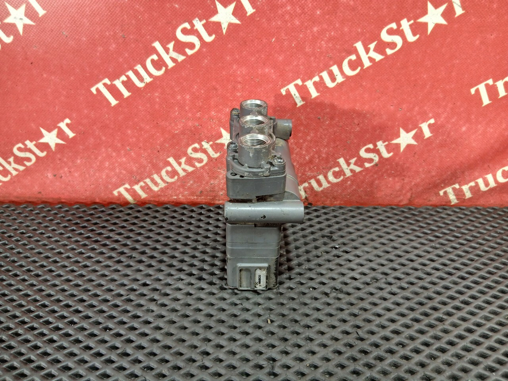 Кран уровня пола главный