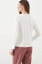 22838 Джемпер женский (молочный с голубой печатью)