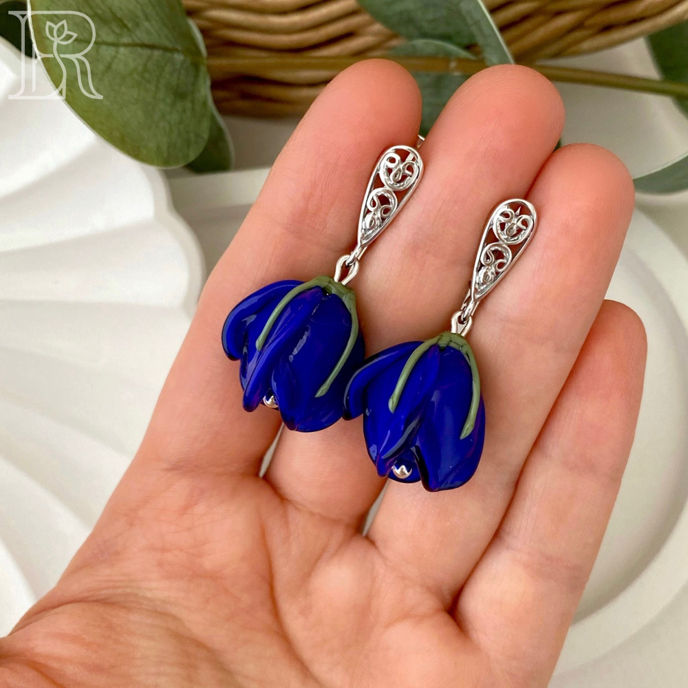 LEFIREL' Серьги серебряные женские "Индиго" с цветами из муранского стекла / ювелирные украшения из родированного серебра 925