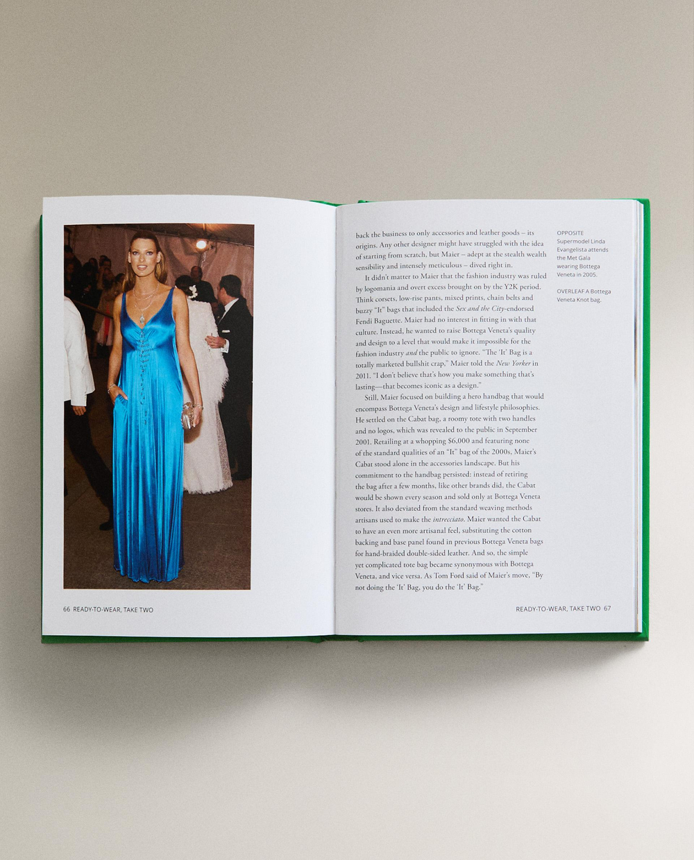 The Little Book of Bottega Veneta. Иллюстрированная книга о модном доме Bottega Veneta (на английском языке)