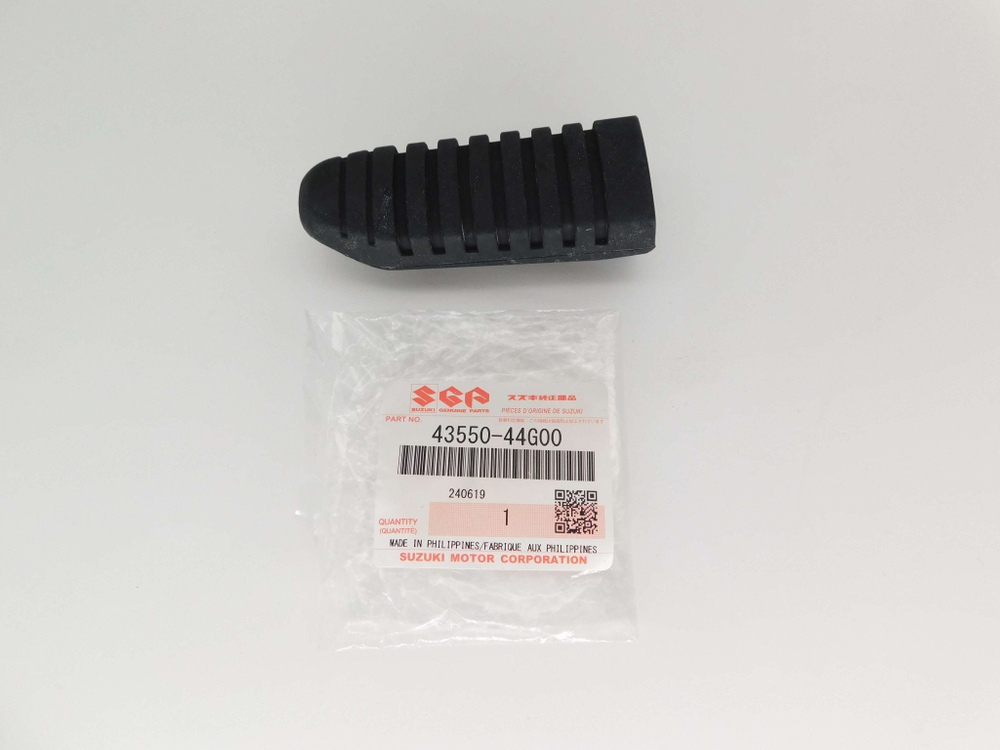 накладка подножки водителя Suzuki Boulevard M109R GSX1300 GSF1250 43550-44G00-000
