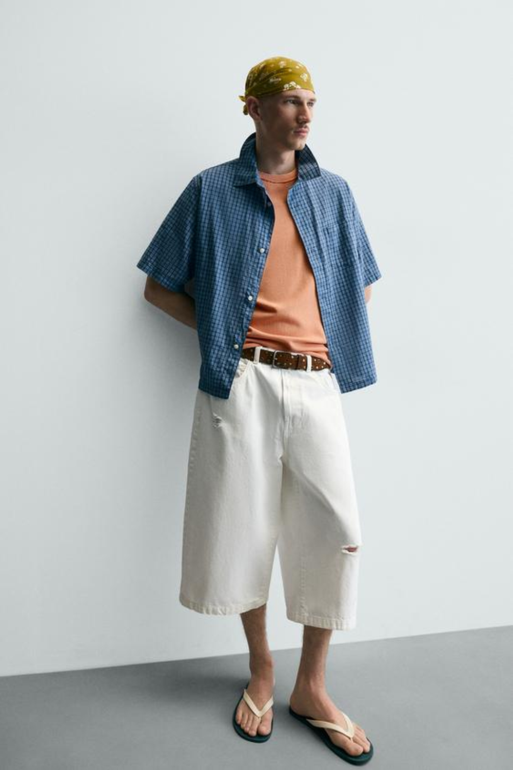 ZARA ШОРТЫ ИЗ ДЕНИМА RELAXED FIT С РАЗРЕЗАМИ, БЕЛЫЙ