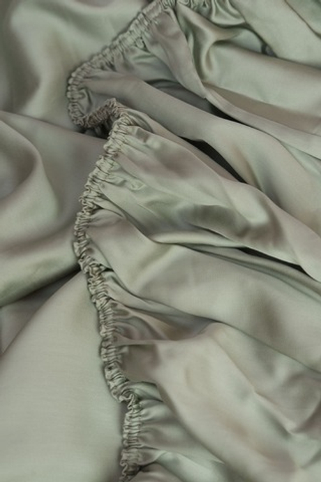 Простыня на резинке 200х200х40 German Grass Olive Brilliant зеленая