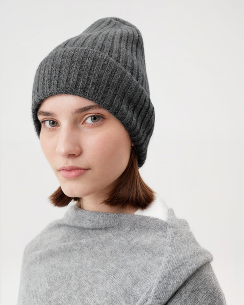 Шапка в рубчик с подворотом