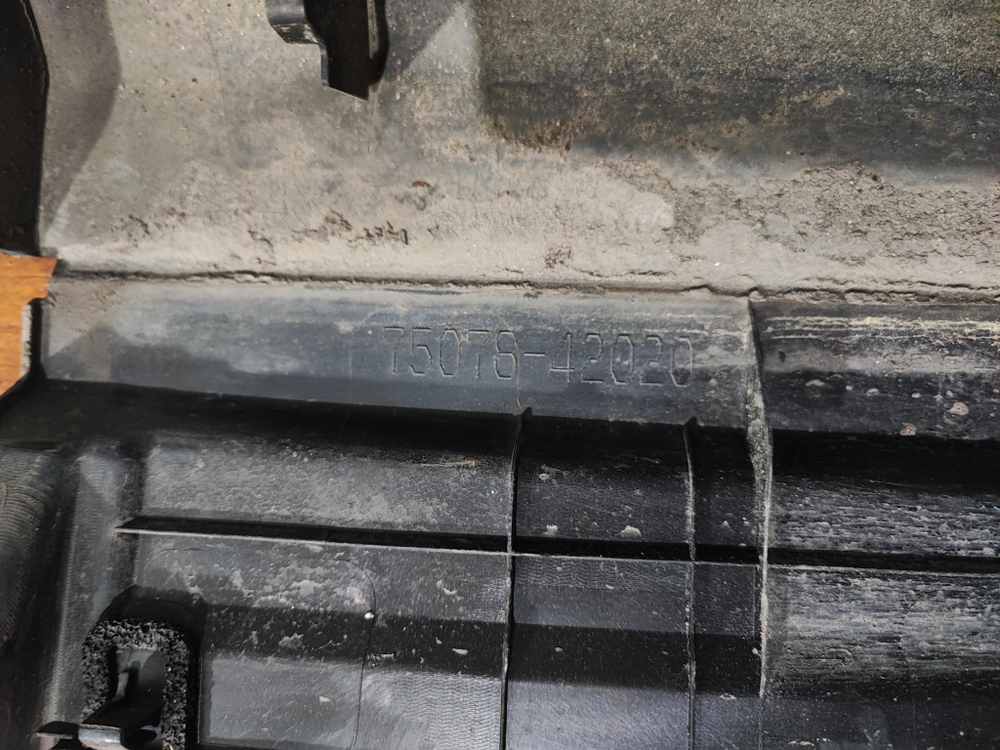 Накладка двери задней левой Toyota RAV4 IV (XA40) 15-19 Б/У Оригинал 7507842020