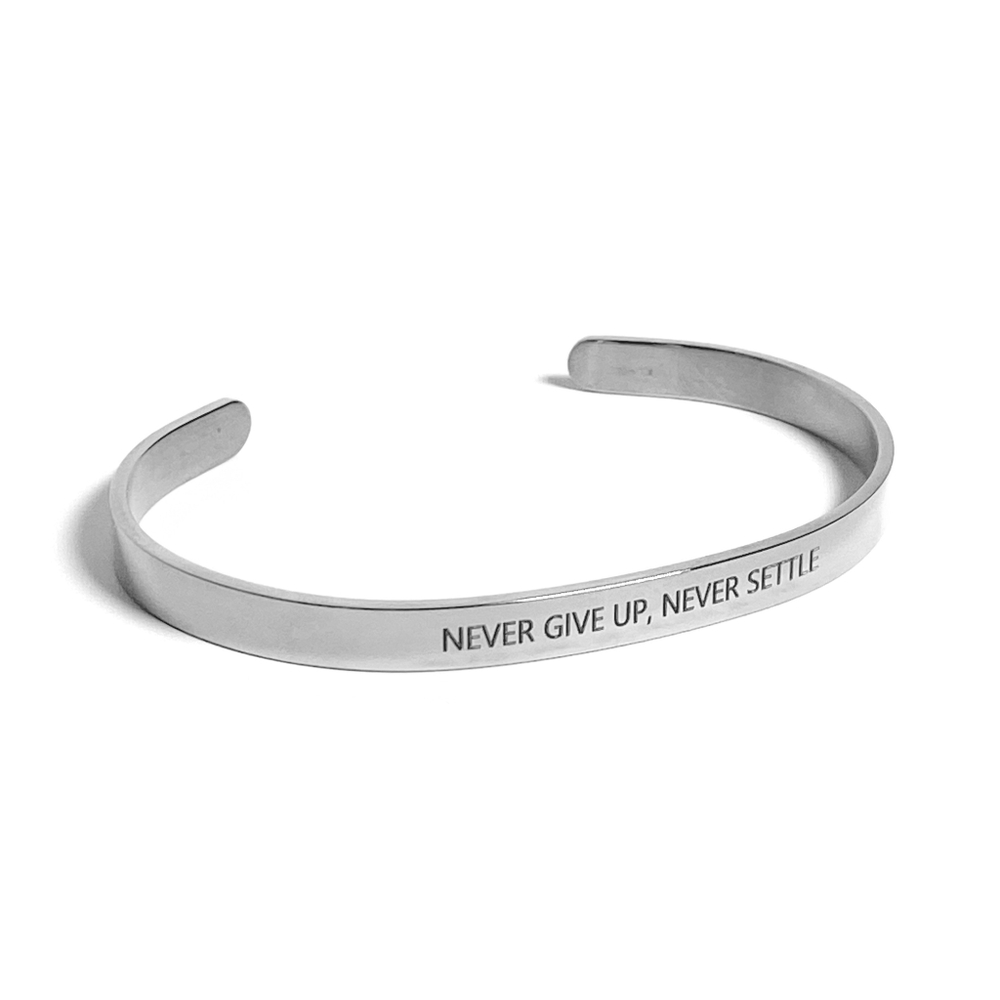 Мотивационный браслет Never Give Up, Never Settle Silver