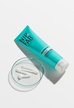 NIP+FAB Hyaluronic Fix Extreme4 2% - очищающий крем для лица /   150  ml  / GTIN 5056217808033