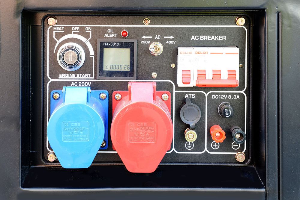 Дизель генератор TSS SDG 7000EH3UA - [6.5 кВт / 220V-380V] эл. старт