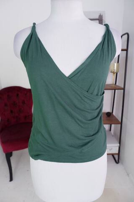 Топ Incity удобный, визуально 44 размер