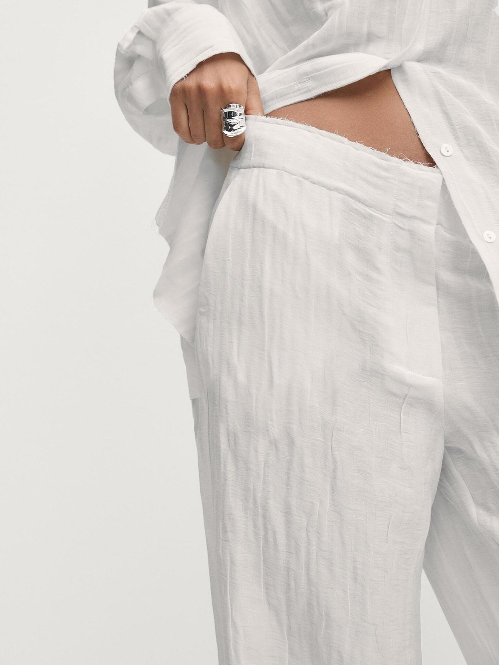 Massimo Dutti Струящиеся брюки с эффектом стрелок, белый