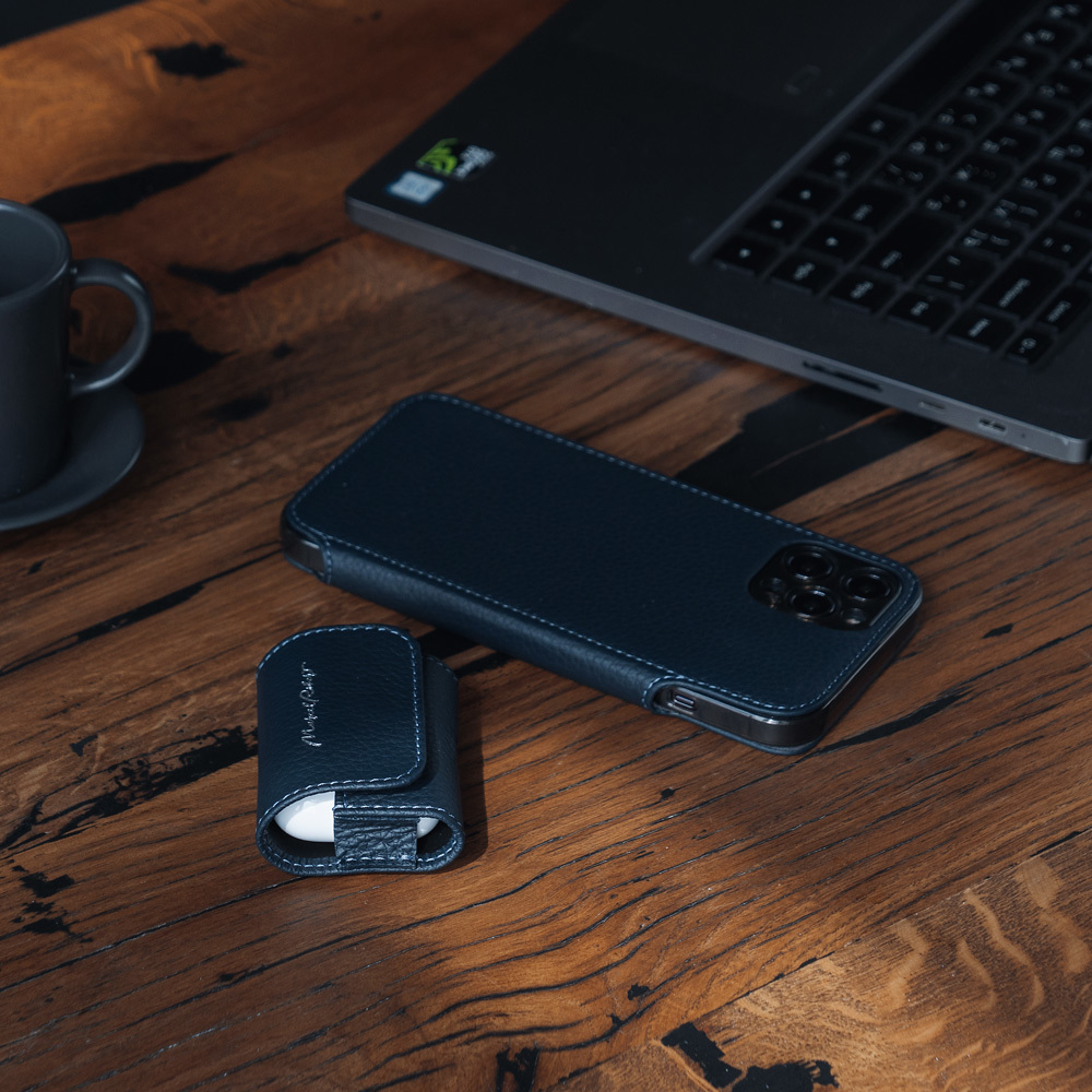 Чехол Benoit для iPhone 12 Pro Max из кожи теленка синего цвета