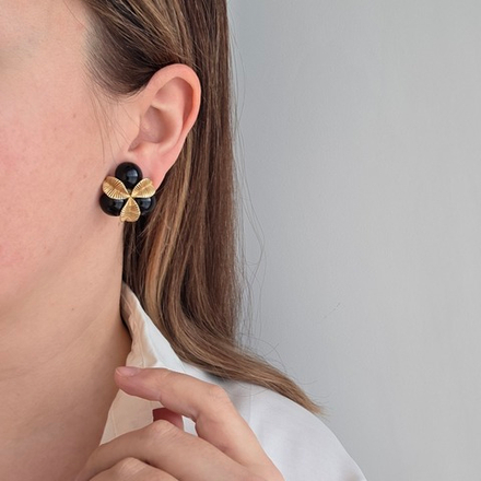 Клипсы Oscar de la Renta с черными кабошонами